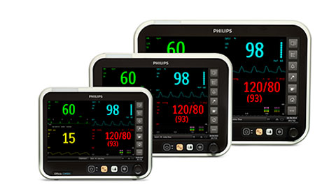 diversi monitor medici con numeri e simboli